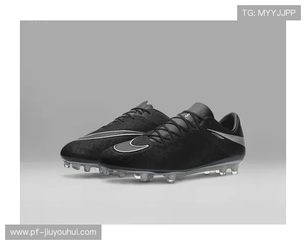 围绕灰色NIKE足球包打造全方位实用运动装备搭配精选指南攻略