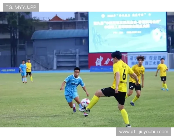 厦门足球赛事激烈角逐 本土球队展现实力备战新赛季